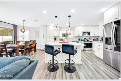 10617 W Daley Lane, Peoria, AZ 85383 - Photo 12