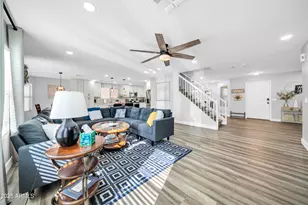 10617 W Daley Ln, Peoria, AZ 85383 - Photo 8