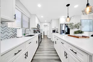 10617 W Daley Ln, Peoria, AZ 85383 - Photo 14