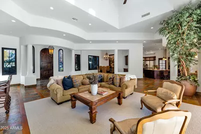 7233 E Royal Palm Road, Scottsdale, AZ 85258 - Photo 10