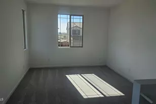 15584 W Hackamore Dr, Surprise, AZ 85387 - Photo 10