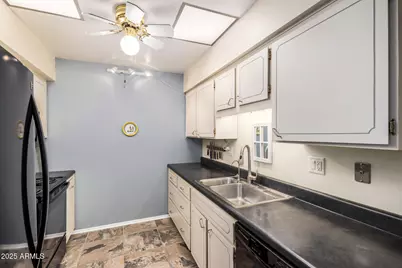 13039 N 100th Drive, Sun City, AZ 85351 - Photo 16