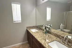 7408 S 37th Dr, Phoenix, AZ 85041 - Photo 8