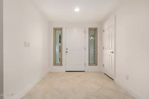 12642 N 79th Ave, Peoria, AZ 85381 - Photo 8