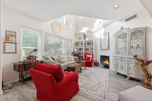 10256 N 12th Pl, Phoenix, AZ 85020 - Photo 1