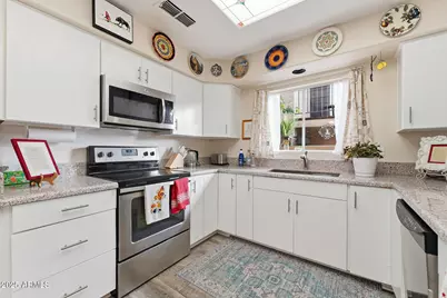 10256 N 12th Place # 2, Phoenix, AZ 85020 - Photo 10