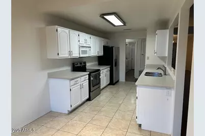 3909 E Lavender Lane E, Phoenix, AZ 85044 - Photo 16