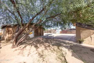 2736 W El Caminito Dr, Phoenix, AZ 85051 - Photo 24