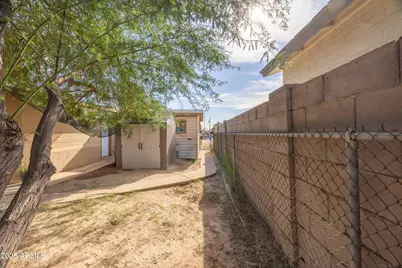 2736 W El Caminito Drive, Phoenix, AZ 85051 - Photo 30
