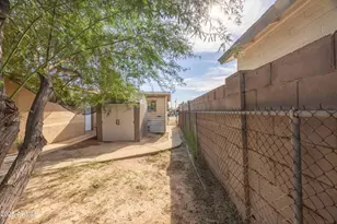 2736 W El Caminito Dr, Phoenix, AZ 85051 - Photo 30