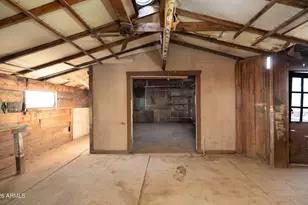 2736 W El Caminito Dr, Phoenix, AZ 85051 - Photo 32