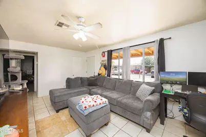 2736 W El Caminito Drive, Phoenix, AZ 85051 - Photo 6