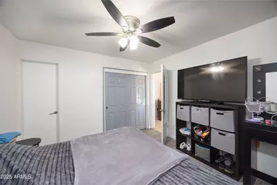 2736 W El Caminito Drive, Phoenix, AZ 85051 - Photo 18