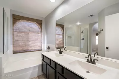 18820 N 35th Way, Phoenix, AZ 85050 - Photo 16