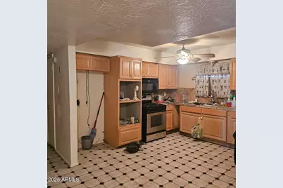 32234 S Center Street, Wittmann, AZ 85361 - Photo 10