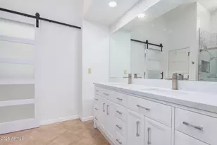 816 E Forest Hills Dr, Phoenix, AZ 85022 - Photo 16