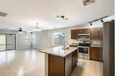 1824 W Lydia Lane, Phoenix, AZ 85041 - Photo 10