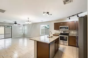 1824 W Lydia Ln, Phoenix, AZ 85041 - Photo 10