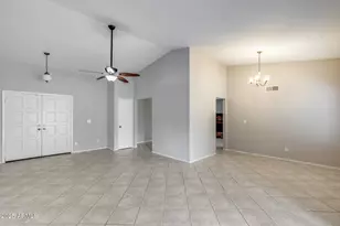 10841 N 39th Dr, Phoenix, AZ 85029 - Photo 12