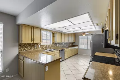 10841 N 39th Drive, Phoenix, AZ 85029 - Photo 16