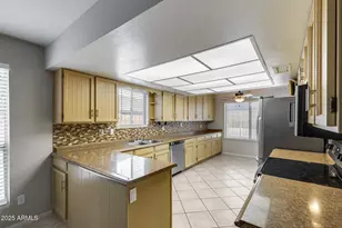 10841 N 39th Dr, Phoenix, AZ 85029 - Photo 16