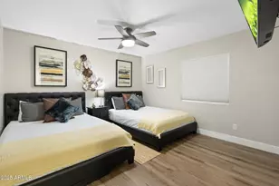 8570 E Indian School Rd, Scottsdale, AZ 85251 - Photo 22