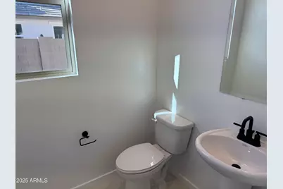 2454 W Maximo Way, Phoenix, AZ 85085 - Photo 8