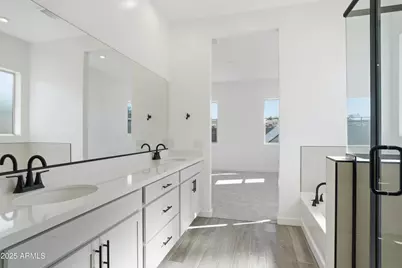 10309 S 20th Lane, Phoenix, AZ 85041 - Photo 14