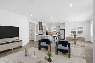 10309 S 20th Ln, Phoenix, AZ 85041 - Photo 8