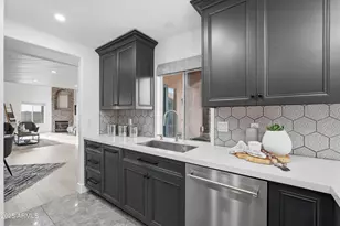 1709 E Gelding Dr, Phoenix, AZ 85022 - Photo 20