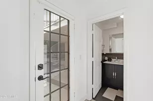 1709 E Gelding Dr, Phoenix, AZ 85022 - Photo 28