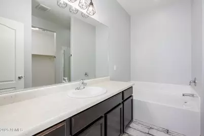 8221 W Atlantis Way, Phoenix, AZ 85043 - Photo 12