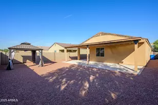 8221 W Atlantis Wy, Phoenix, AZ 85043 - Photo 14