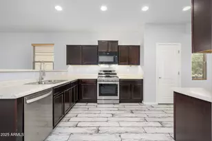 8221 W Atlantis Wy, Phoenix, AZ 85043 - Photo 4