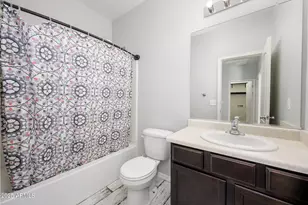 8221 W Atlantis Wy, Phoenix, AZ 85043 - Photo 8