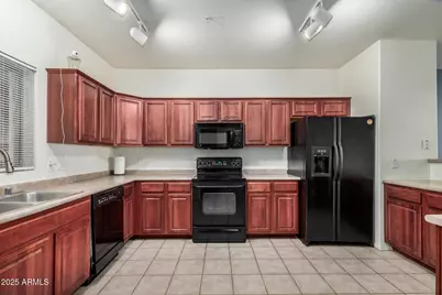 920 E Devonshire Avenue #2020, Phoenix, AZ 85014 - Photo 10