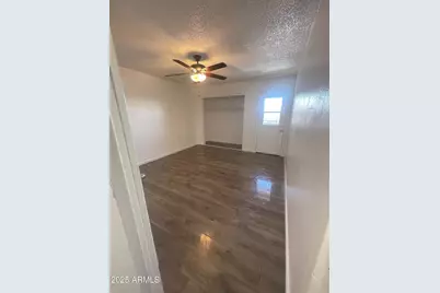 2698 N 43rd Avenue #D, Phoenix, AZ 85009 - Photo 4