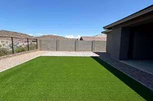 13286 W Eagle Feather Rd, Peoria, AZ 85383 - Photo 8