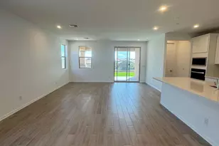 13351 W Eagle Feather Rd, Peoria, AZ 85383 - Photo 8