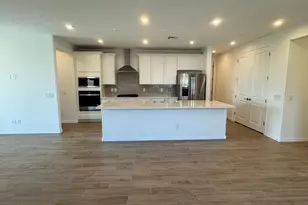 13351 W Eagle Feather Rd, Peoria, AZ 85383 - Photo 4