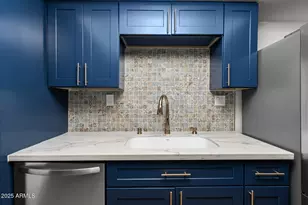 3825 E Camelback Rd, Phoenix, AZ 85018 - Photo 8