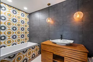 6417 N 52nd Pl, Paradise Valley, AZ 85253 - Photo 34