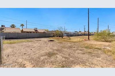 2505 E Atlanta Avenue #135J, Phoenix, AZ 85040 - Photo 1