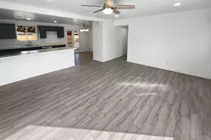 4345 N 47th Dr, Phoenix, AZ 85031 - Photo 8