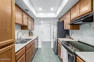 925 E Villa Maria Dr, Phoenix, AZ 85022 - Photo 6