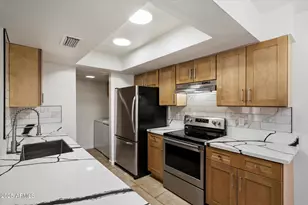 5520 N 77th Pl, Scottsdale, AZ 85250 - Photo 10