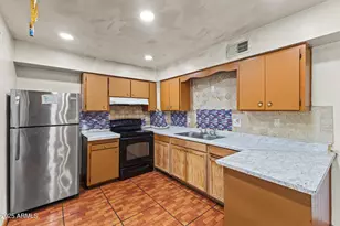 6402 W Avalon Dr, Phoenix, AZ 85033 - Photo 10