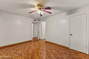 6402 W Avalon Dr, Phoenix, AZ 85033 - Photo 20