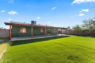 6402 W Avalon Dr, Phoenix, AZ 85033 - Photo 26