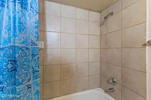 6402 W Avalon Dr, Phoenix, AZ 85033 - Photo 14